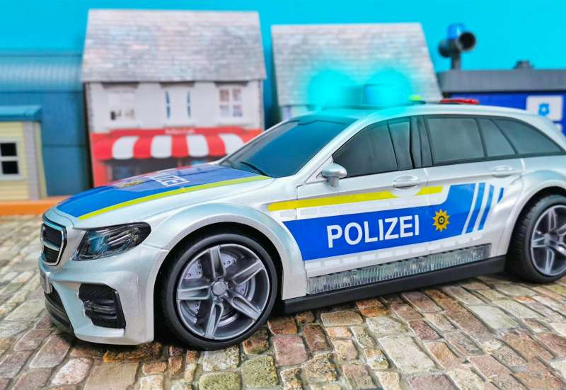 Mercedes E43 AMG Polizeiauto