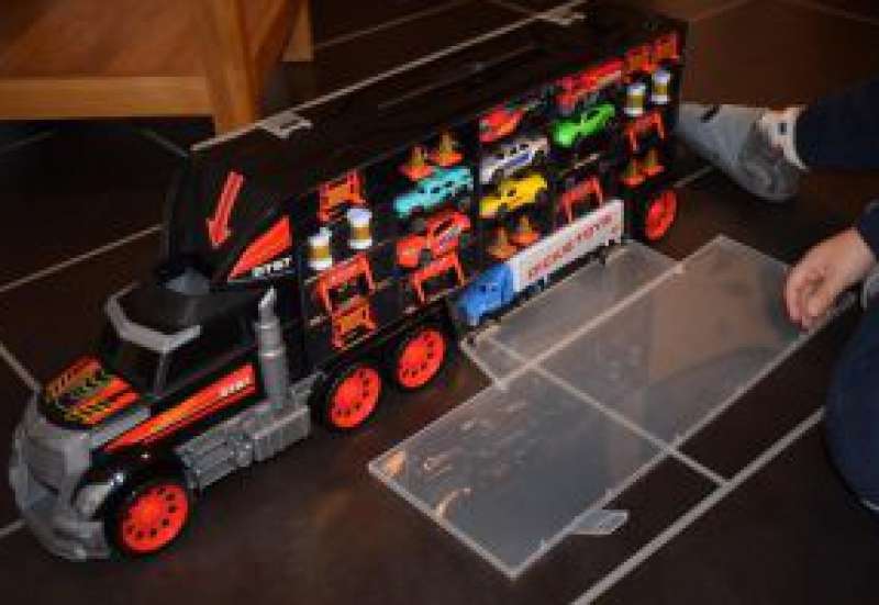 Truck Carry Case - Dickie Toys